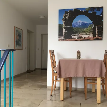 Dachwohnung Mit Terrasse Апартаменты