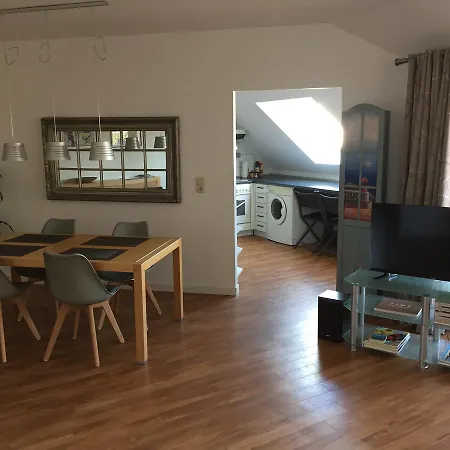 Dachwohnung Mit Terrasse * Кассель