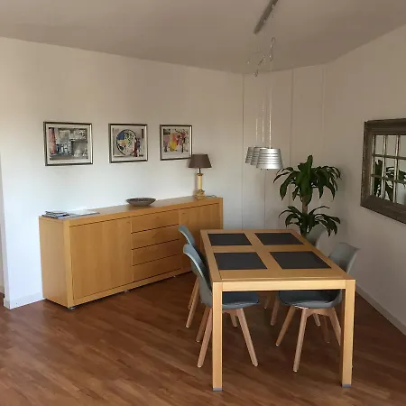 Dachwohnung Mit Terrasse Апартаменты Кассель